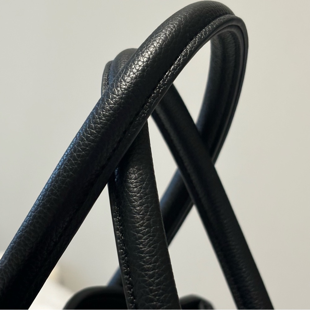 The Row Replica Black Leather Shoulder Bag - Picture 3 of 16